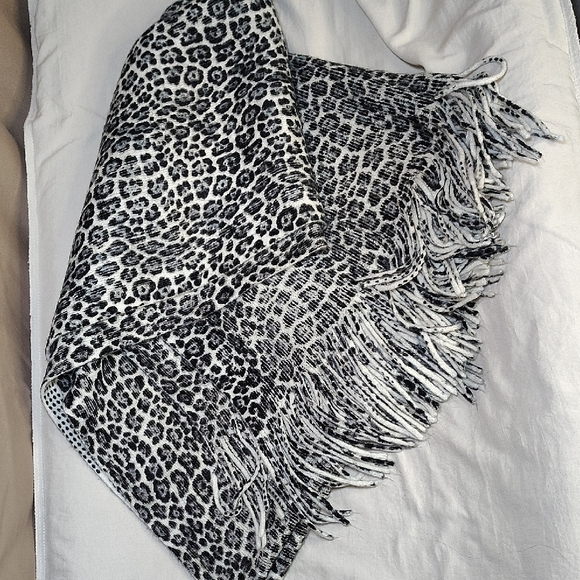 Michael Kors Monochrome Animal Print Scarf - Picture 1 of 9